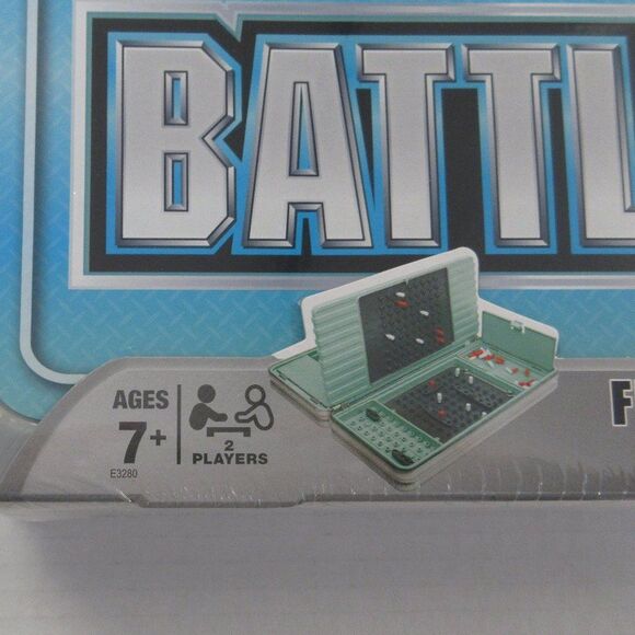 HASBRO BATTLESHIP Gaming Road Trip Full Game Play Portable Case Factory Seal NEW - Picture 4 of 9